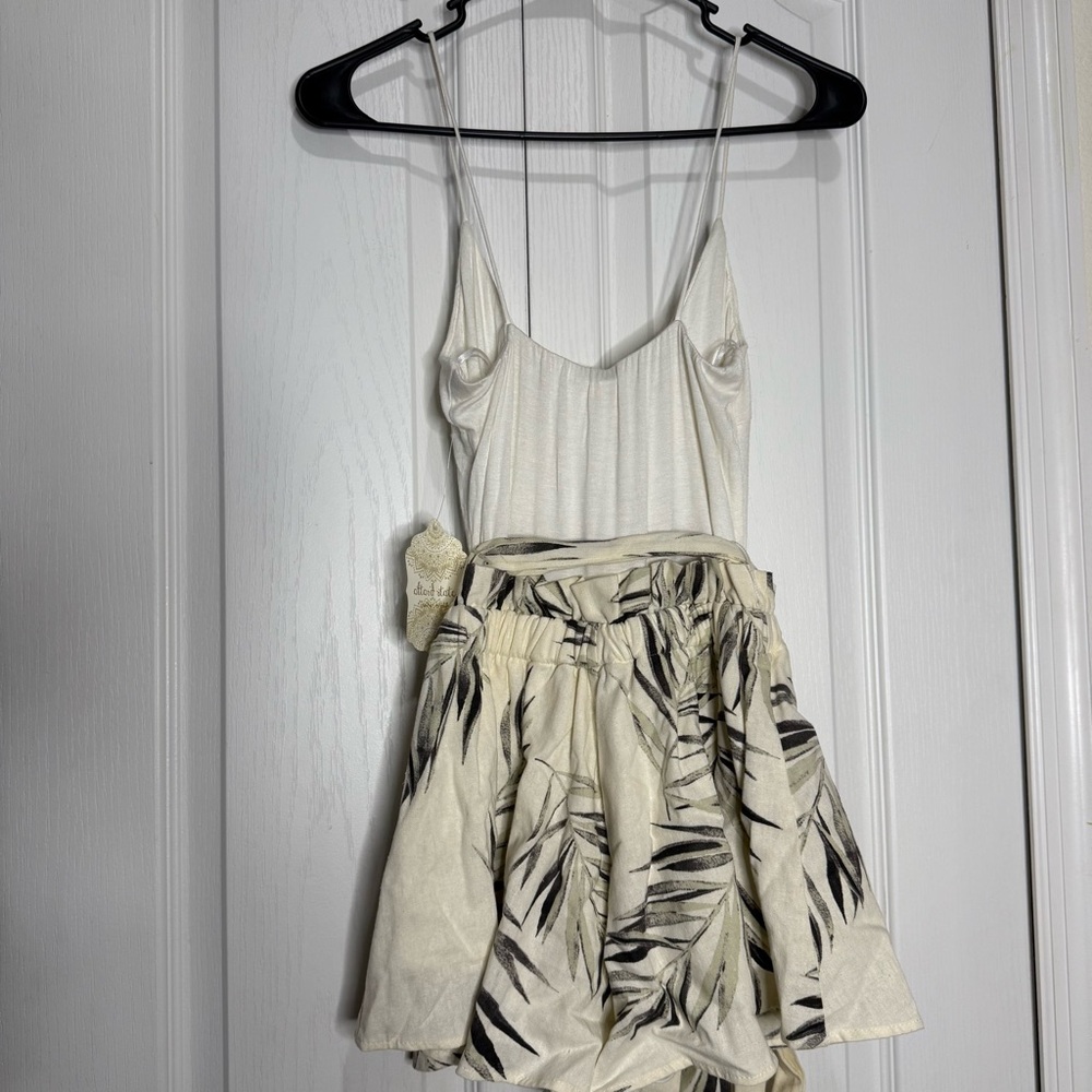 Cream and Black Leaf Print Romper (A14) - Picture 6 of 7